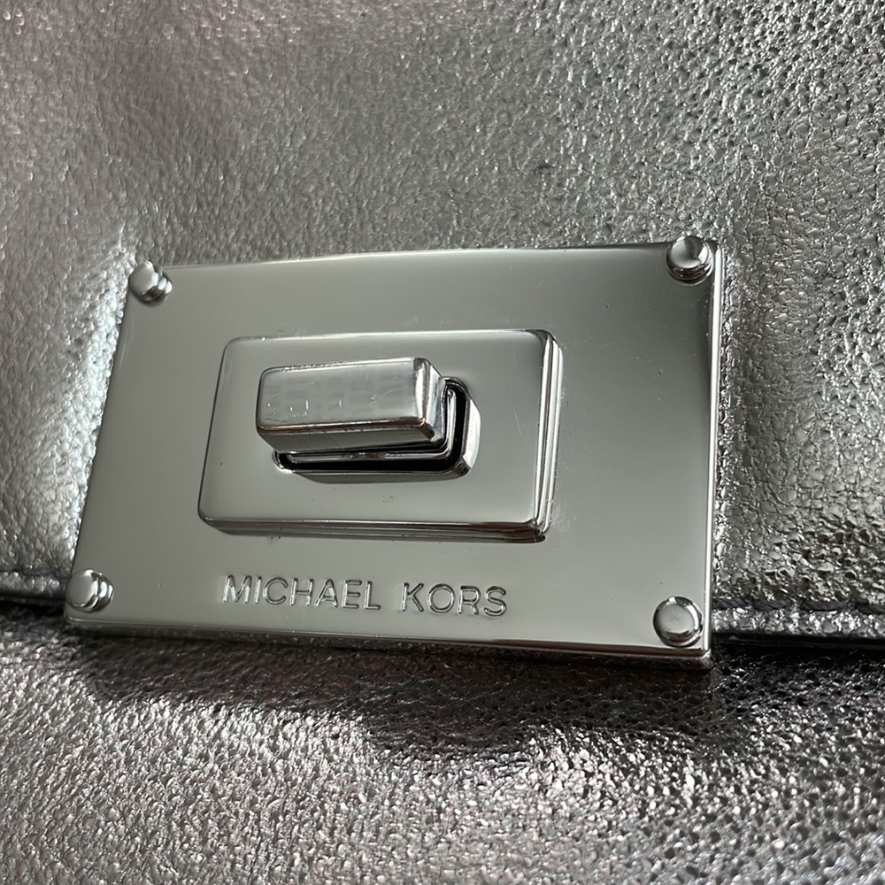 Michael Kors clutch purse metallic large clutch shoulder purse for party or prom - Picture 9 of 17
